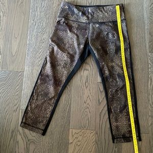 Lululemon 3/4 length yoga pants